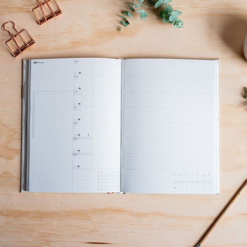 můj.maximalista 2026 | český - desky diáře 2026: bílá káva (vinyl)